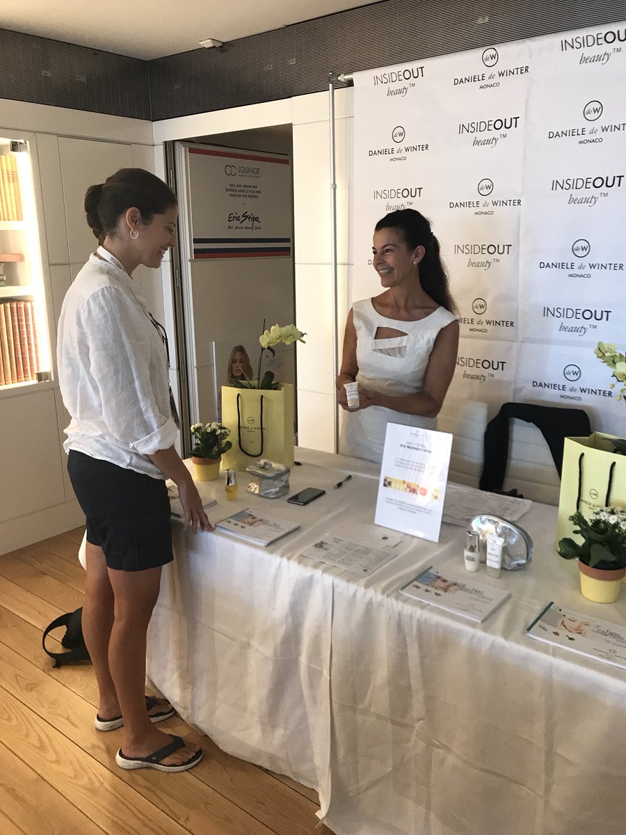 Delicious #skincare, #wellness advice and complimentary #massage by <a href="/DanieledeWinter/">Daniele de Winter</a> for all crew here today 😍