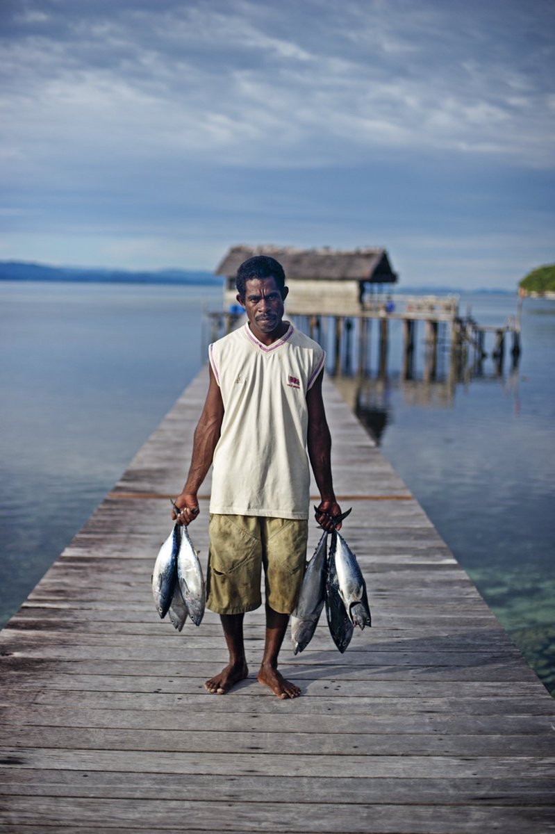 A fiherman brings home his catch in Raja Ampat, West Papua.
#rajaampat #westpapua #fisherman