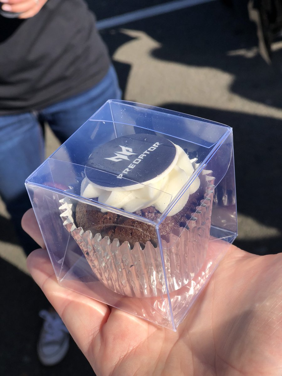 2AngryGamers's tweet photo. WIN CUPCAKES OR PERHAPS... A HAT!
More minor prizes such as a Laptop & Trip to South Korea also available.
@AcerUK_Official @Agent42_uk
#PredatorTour https://t.co/5QVBeuijfN