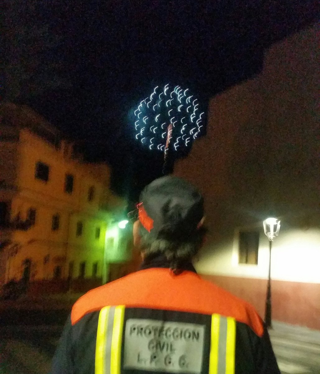 ProteCivilLPA's tweet photo. Anoche efectivos @ProteCivilLPA colaboraron con @PcValsequillo @PCSantaBrigida #PCStaLucia @QRC y @CSR_PVT en dispositivo preventivo de seguridad y emergencias de #SueltadelPerroMaldito y #FuegosArtificiales fiestas San Miguel @valsequillogc
#LasProtesCuentan #LasProtesSuman https://t.co/Gny2cespcw