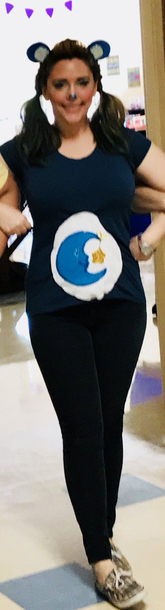 ChrissyBeaver2's tweet photo. Bedtime Bear 🐻 Care Bear in the House!!!!!!! Love when my students dress up! #CheshireCatCharacterDay #TitansInWonderland @UHSTitans411 @TitanSGA411 @JulianFJones  @jrdevito19 @HeyMrCarterVCS https://t.co/UZJ2wkMD47