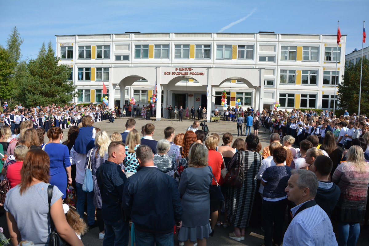 выпускники школы. последний звонок выпускной. 5 гимназия новосибирск академгородок. школа 9 тамбов последний звонок 2021. новости школ последний.