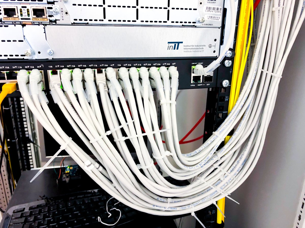 SmartFactoryOWL's tweet photo. Looks like there is a difference in how to change #NetworkTopologies 😂: Physically by changing plugs or using software like for e.g. #VLAN, #SDN.
#SoftwareDefinedNetWorking #NetworkManagement #Flexibility #Structure https://t.co/gdSF86Q4F9