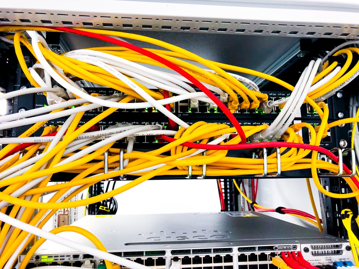 SmartFactoryOWL's tweet photo. Looks like there is a difference in how to change #NetworkTopologies 😂: Physically by changing plugs or using software like for e.g. #VLAN, #SDN.
#SoftwareDefinedNetWorking #NetworkManagement #Flexibility #Structure https://t.co/gdSF86Q4F9