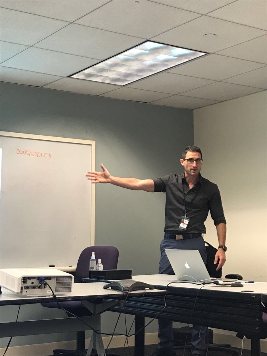 My Hyper-Scale Mgr. tweet media