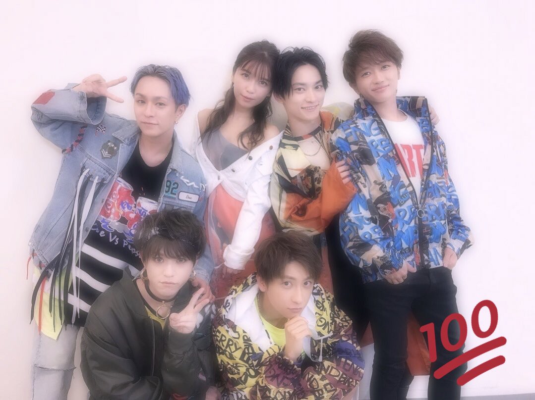 aaa_blue_green's tweet photo. 遊びに行った帰りにファミマ行ったら残り5���のえーパンダくじが！
ほんなん買うよな💙

ミラーとアクリルキーホルダー譲ります！

定価        ⭕
交換        ⭕
メルカリ ⭕
振込        ⭕

アクリルキーホルダー
・日高
・末吉
ミラー
・日高
・浦田

#AAAグッズ譲り #AAAグッズ交換 https://t.co/kDAKX4TqDs