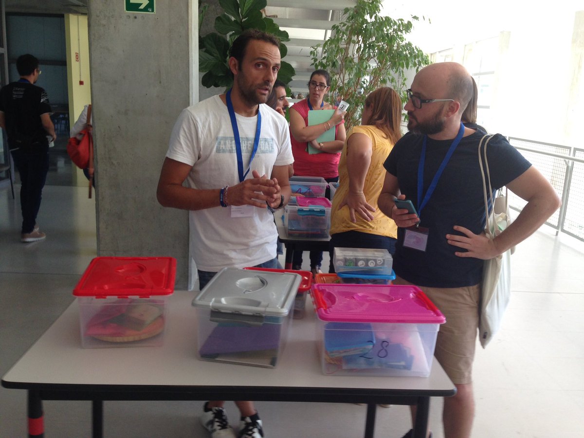 tomasqueralt's tweet photo. #xvjem
A Palma estem celebrant la 15 edició de la Jornada d'Ensenyament de les Matemàtiques. #semcv https://t.co/HI2QWiZBEo