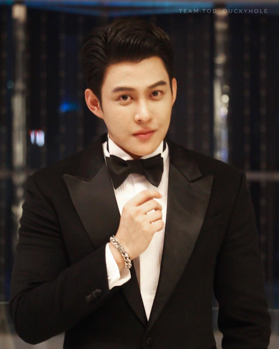 tod_ph's tweet photo. P' tod is super handsome wearing a black suit!😍

ig:@todpranapong
twttr:@TodPranapong_

~ctto~

like and follow our fb and twttr page for more update! https://t.co/fwKOWnLJ3h