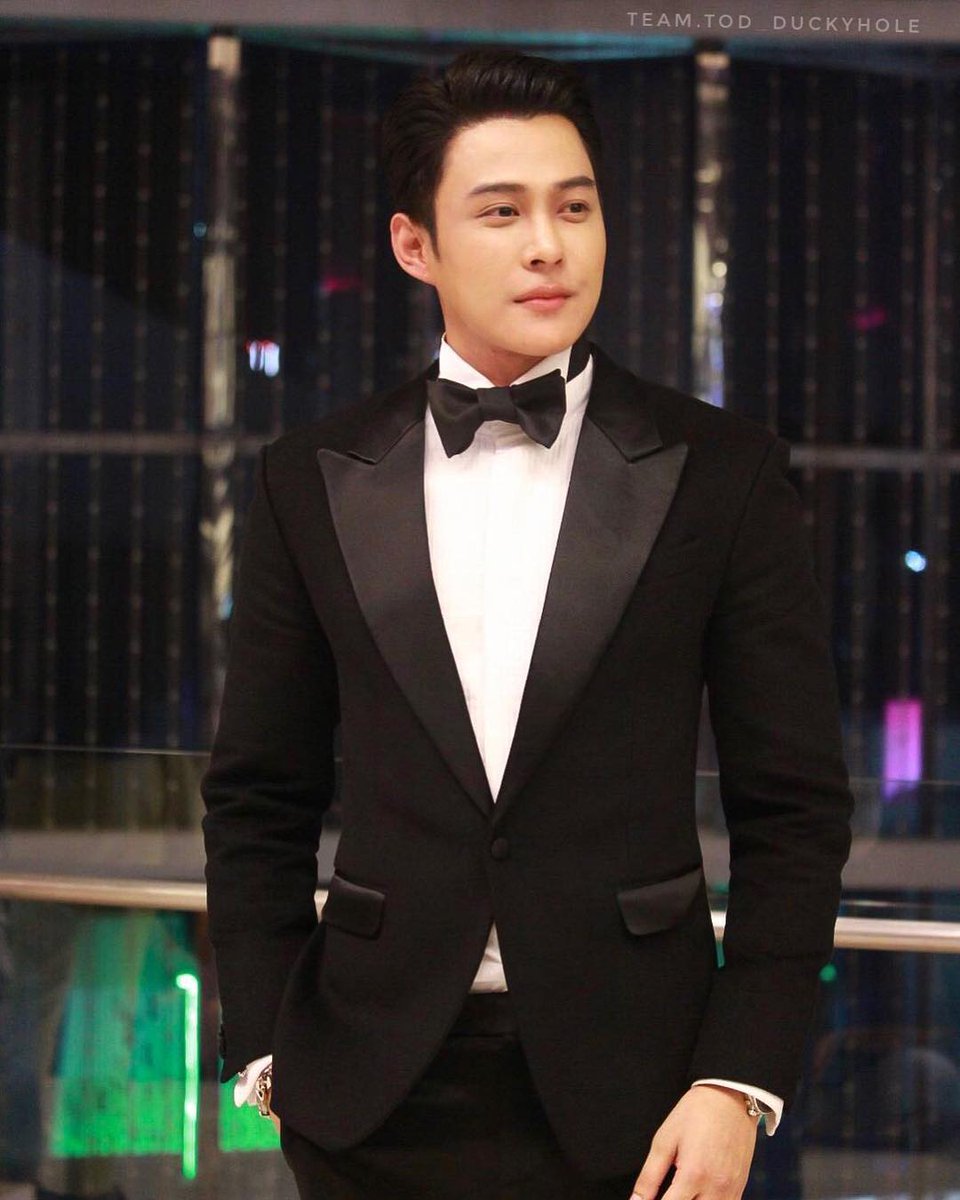 tod_ph's tweet photo. P' tod is super handsome wearing a black suit!😍

ig:@todpranapong
twttr:@TodPranapong_

~ctto~

like and follow our fb and twttr page for more update! https://t.co/fwKOWnLJ3h