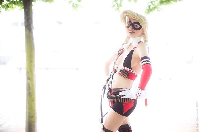 harrietmrogers's tweet photo. Harley Jinx from @leagueoflegends 📷: @hennequinphoto 
Link In Bio —>
#cosplay #cosplaygirl #cosplayersofinstagram #cosplayers #harleyquinn #harleyjinx #thejoker #dcuniverse #jinxcosplay #leagueoflegends #thejoker #egx #egx2018 #cosplaymodel #harleyqu… https://t.co/cgnOelvHHJ https://t.co/r0VIc3uTEU