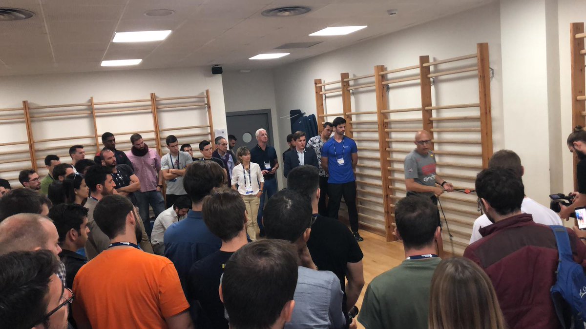 Khinn_app's tweet photo. Asistimos al #workshop de @nachocoque en #ICNSCA18 sobre #entrenamiento de la #fuerza focalizado en la #prevención de #lesiones. ¡Seguimos aprendiendo de los más grandes! https://t.co/cfj12M5eSQ