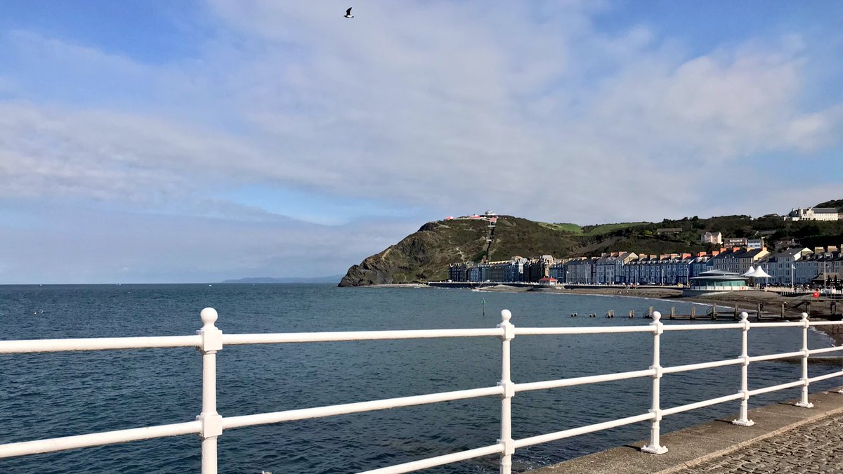 Oh I do like to be beside the seaside... #Aberystwyth 🌊