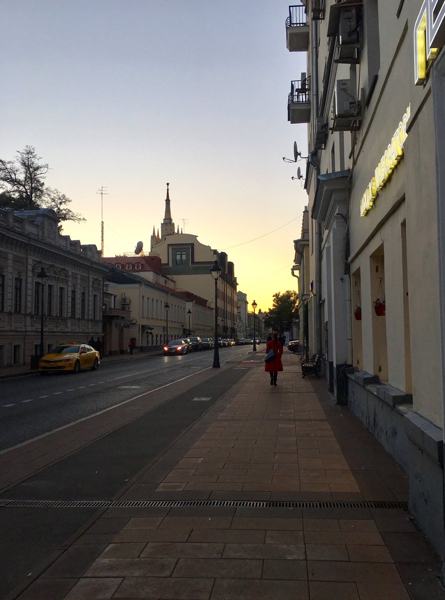 SholaJadi's tweet photo. #autumn in #Moscow #Russia https://t.co/TD30IPbzGm