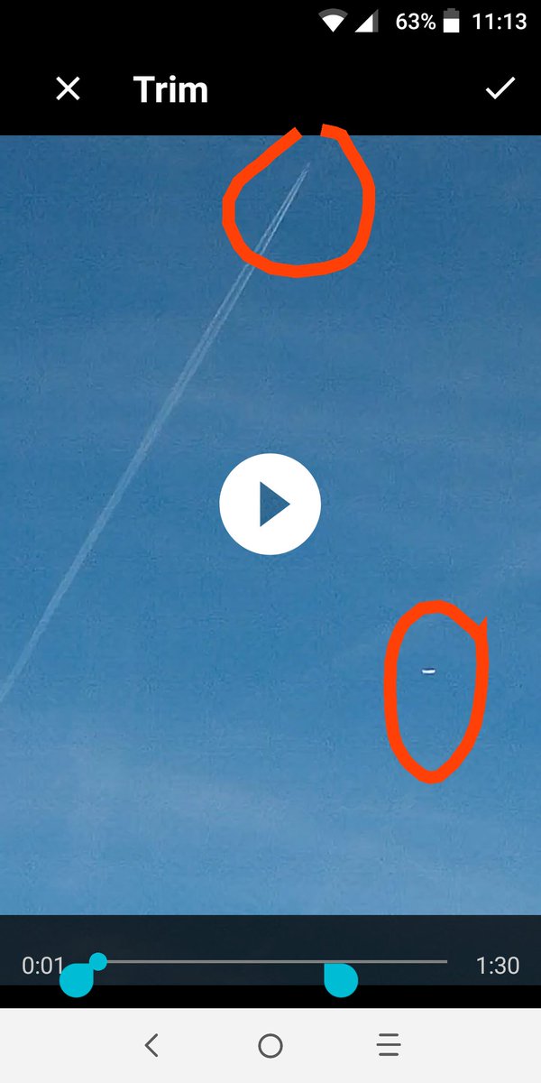 Aveh1209Ah's tweet image. How can planes fly vertically? And y r they all white? And into the sun wouldn't the #pilots be too hot? @GlobalCHEMTRAIL #Government @Chemtrail_Watch @ChemtrailTruth #completebullshit