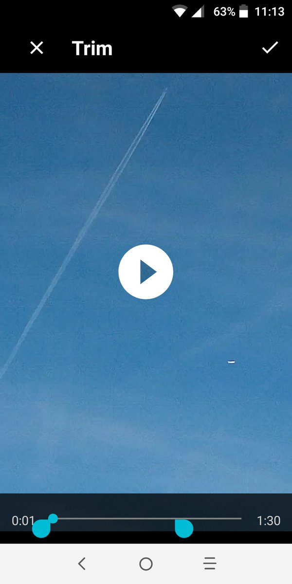Aveh1209Ah's tweet image. How can planes fly vertically? And y r they all white? And into the sun wouldn't the #pilots be too hot? @GlobalCHEMTRAIL #Government @Chemtrail_Watch @ChemtrailTruth #completebullshit