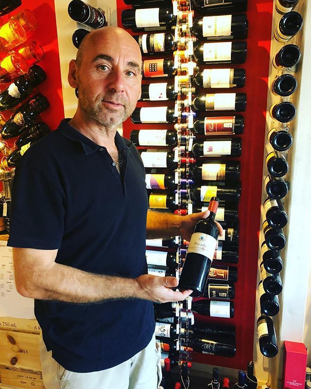 serenabecucci's tweet photo. Let me introduce you Mr Fabrizio Falcone in his #wineshop in #portoferraio #elbaisland #cellar #caveavin #winecellar #tuscanwine #sangiovese #percarlo #harvest2007  #greatwine #chianticlassico #redwine #winelover #winepassion #🍷 https://t.co/coNHEdL3t1
