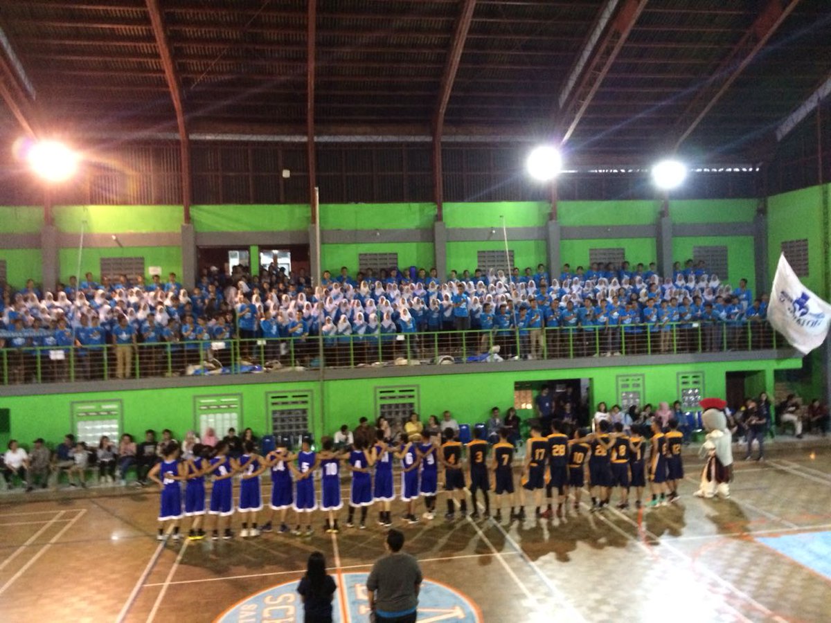 Alhamdulillah sore ini Pahlawan SMANSA bisa membuat Mars SMANSA berkumandang di UKSW berkat kemenangannya