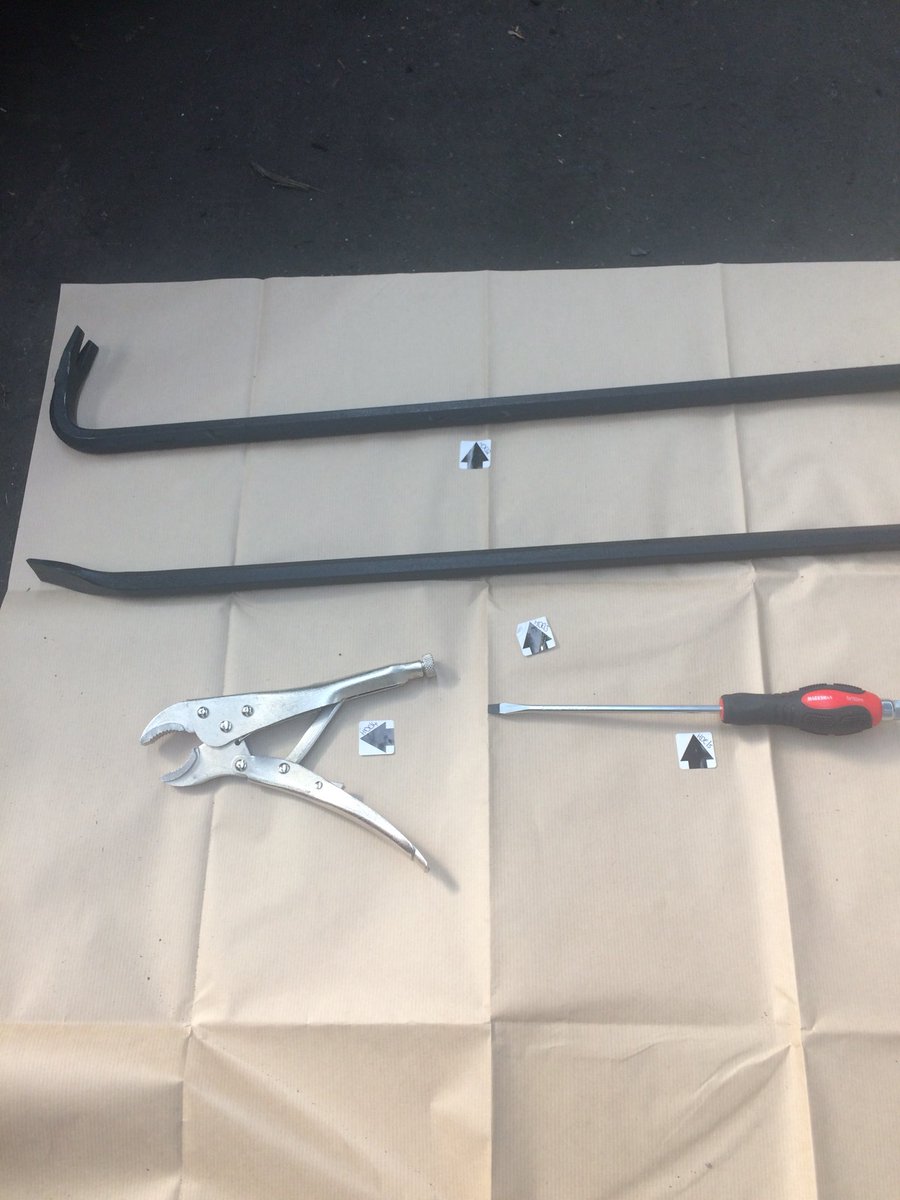 RSSS_HEagleton's tweet photo. Just recovering some burglars tools from a stolen vehicle #CSI #GoodPoliceWork https://t.co/NFzfGC9yna
