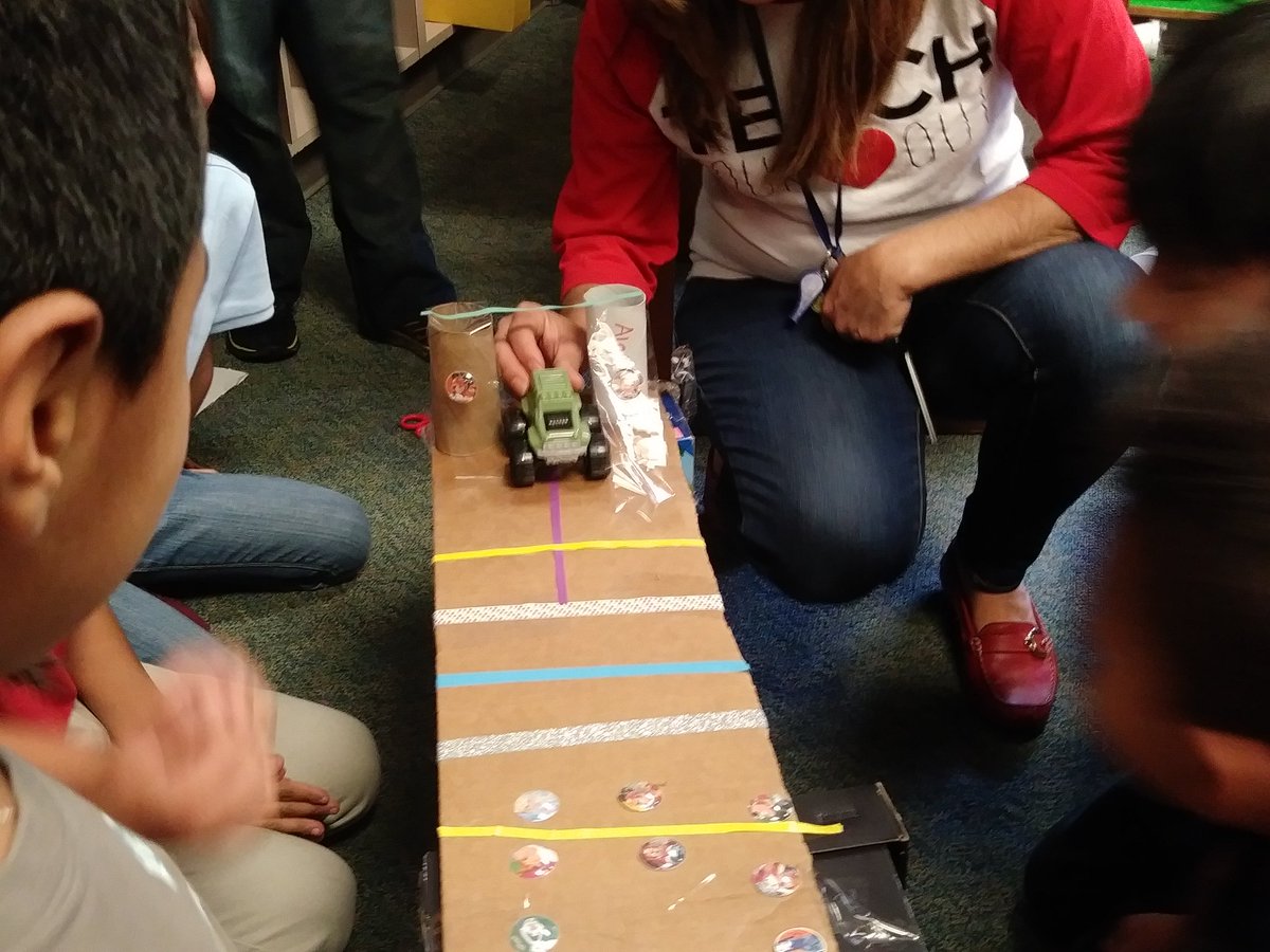 SmithSofy's tweet photo. My kiddos had so much fun building bridges!! #lovescience #johnhaley https://t.co/wpsiGF6QbY