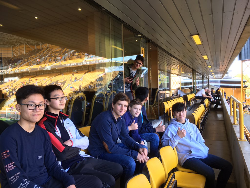 tettcoll_board's tweet photo. Boarders trip to watch the Wolves beat Southampton today #iLoveBoarding https://t.co/H33CVPoZmb