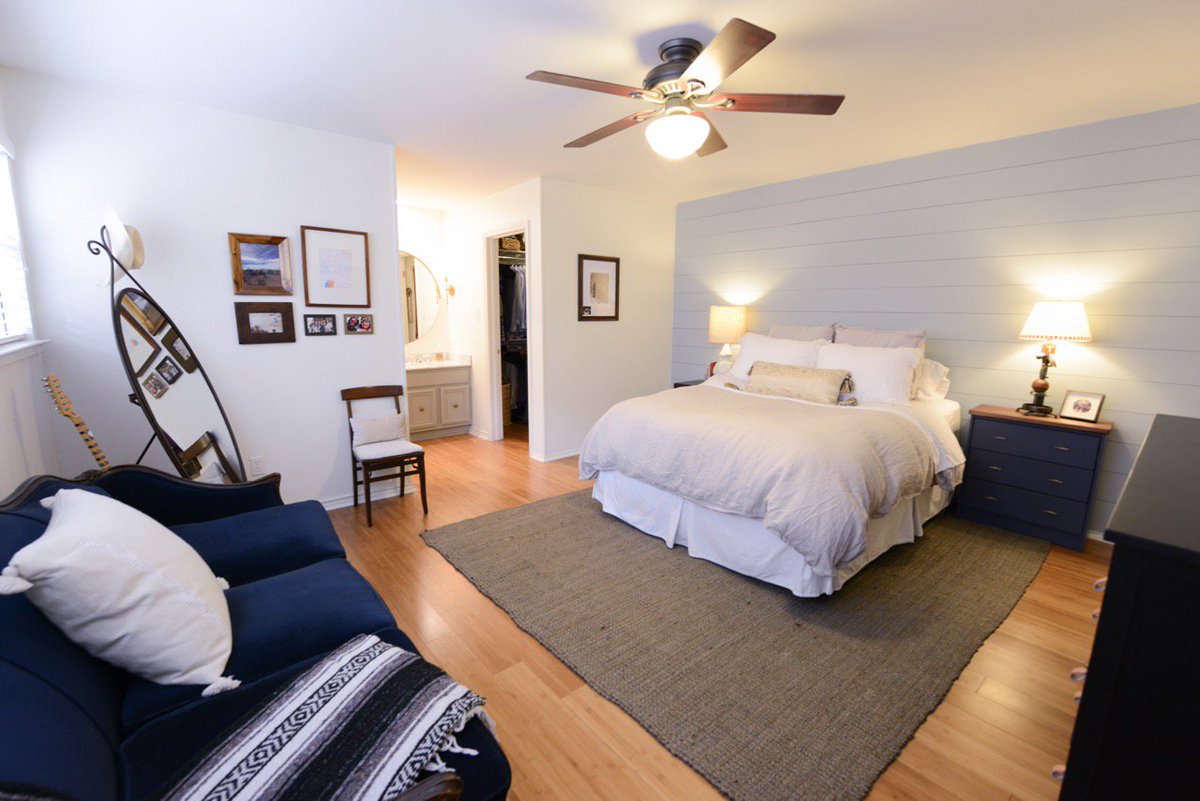 WaterlooATX's tweet photo. FOR LEASE 
2507 Quarry Road, Unit F
Tarrytown 2bed/2bath, close to Downtown/UT.
Remodeled, plus tons of upgrades. 
$2400/month + utilities
Available as early as October 5th.
Contact Ann Nye, REALTOR®
Waterloo Realty, LLC
ann@waterloorealty.com
#waterloorealtyatx #Tarrytownrental https://t.co/vvzkQzhZ3y