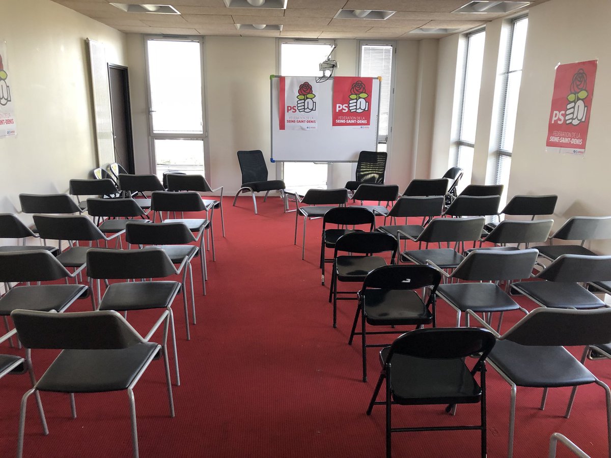 fedeps93's tweet photo. Tout est prêt pour accueillir les militants socialistes de la #SSD93 pour leur première #UniversitéDeRentrée 🌹🌹 !
👉Ouverture des portes dans 30 minutes ✊ https://t.co/UkGdoyZF3F