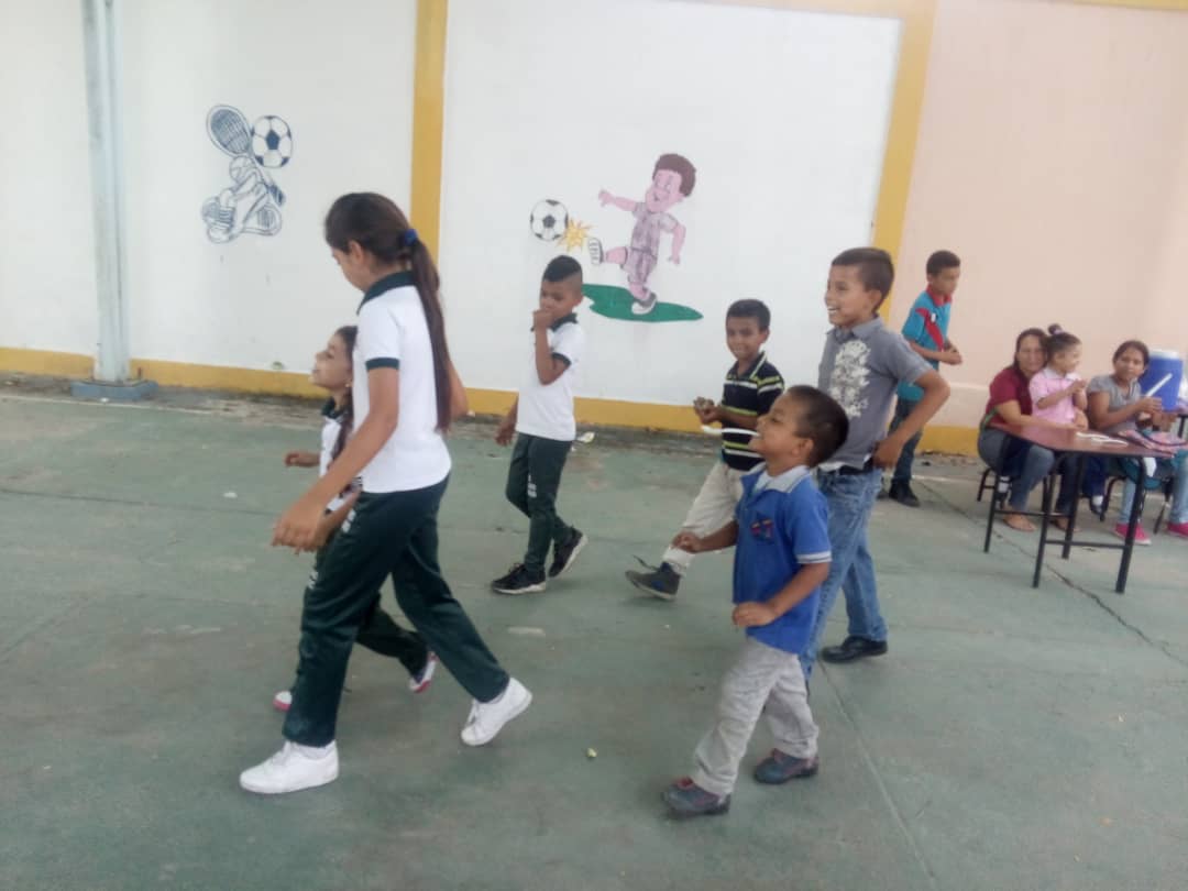 UEMDrSDM's tweet photo. Día de esparcimiento: actividades deportivas y Recreativas enlazando a la comunidad en la siembra de Valores. @carrilloalcald1 @JeanGarcia82 @charlychaves @AlcaldiaBUrena https://t.co/cgoZ6OTT91