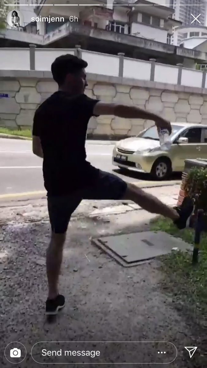 <a href="/SoImJenn/">So, I'm Jenn</a> i had to replay your video a couple of times to catch <a href="/JonLiddellMusic/">Jon Liddell</a> do this amazing move which i have only seen on tv. 😱