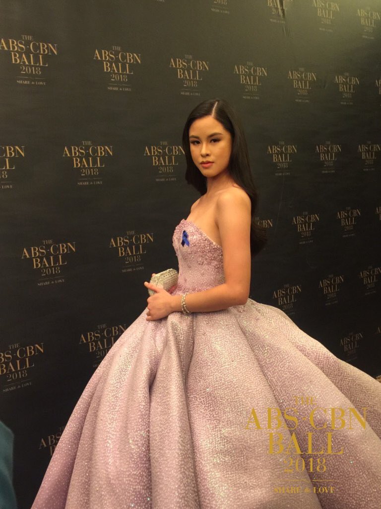newswatchplusph's tweet photo. LOOK: @delavinkisses wears a Francis Libiran gown at the #ABSCBNBall2018 | @TristanNodalo

📸 @ABSCBNpr https://t.co/m8GdIuBFmt