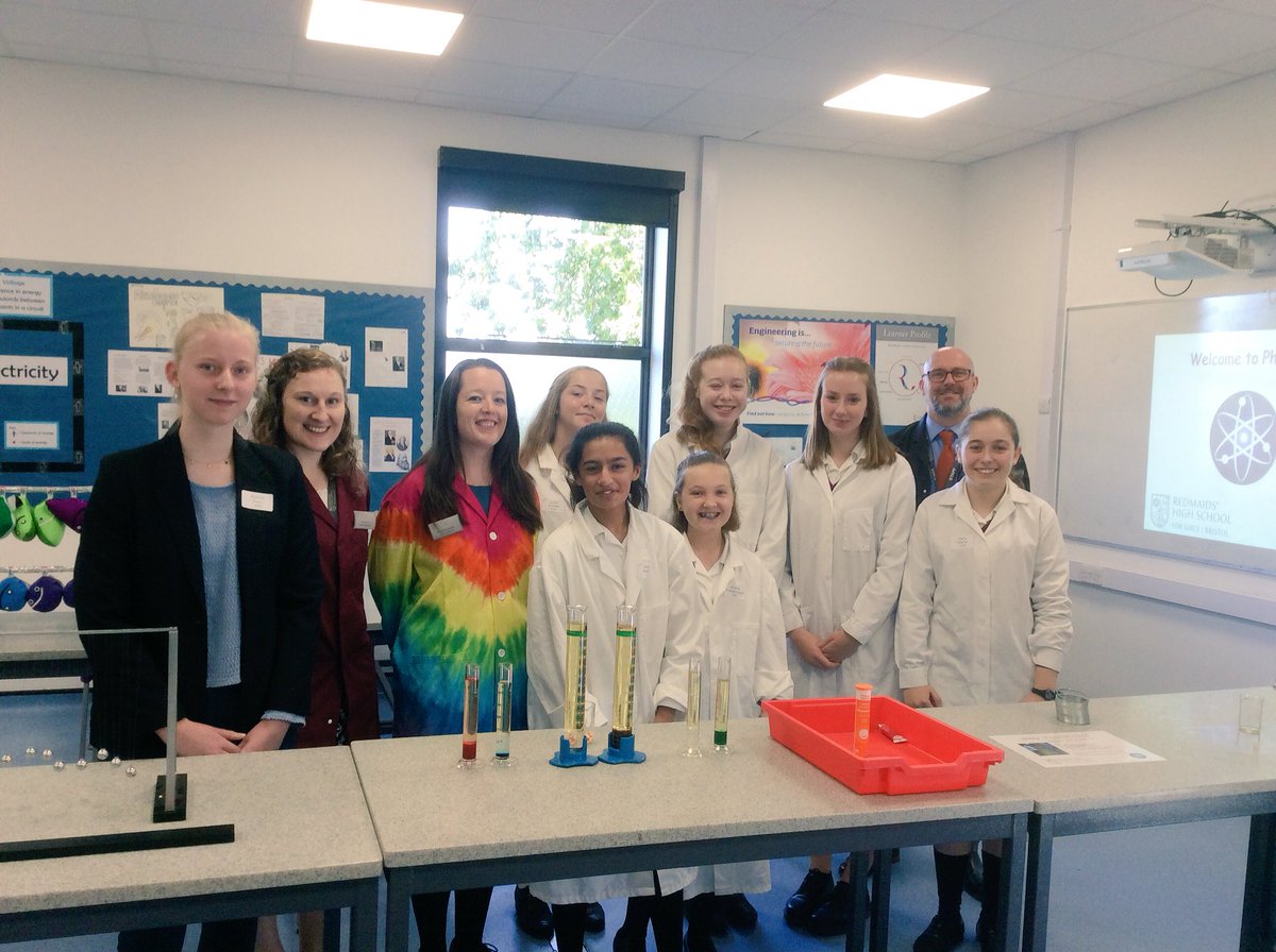 RHSchoolScience's tweet photo. Our physics, chemistry and biology labs are all ready. Can’t wait for our visitors. Thank you so much to our student volunteers #RHSOpenDay18 https://t.co/pWEtGxSj4o