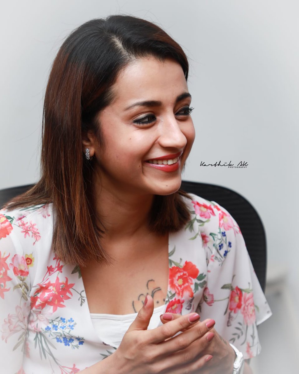 cinemajourn's tweet photo. Candid moments of our lovely #Trisha at #96TheMovie press meet. Clicked by @karthikakphoto 

@trishtrashers #TrishaKrishnan #96MovieFromOct4th https://t.co/hDuV7ZYNqv
