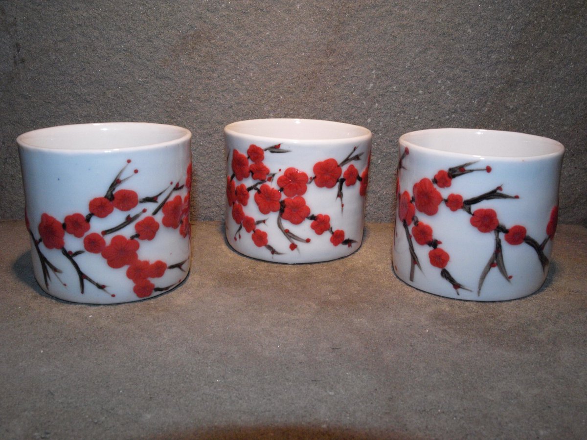 swpotters's tweet photo. Sue Humphreys will be exhibiting in our annual exhibition at Oriel Cric Oct 1-21 2018 #ceramics #pots #porcelain #Cymru #crickhowell https://t.co/B9xQlD4WR2