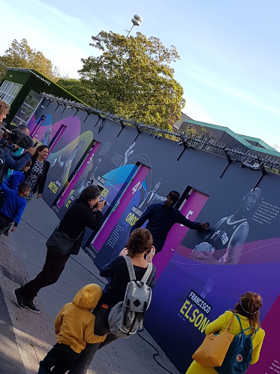 ME_I_ON's tweet photo. Onze jongerenwerkers zijn vandaag bij MiddFest op het #Hennegouwerplein. Ben je in de buurt, kom ook een kijkje nemen. #MooiMooierMiddelland #Middfest @WmoRadar #Delfshaven #Rotterdam https://t.co/4XNNPE0hWK