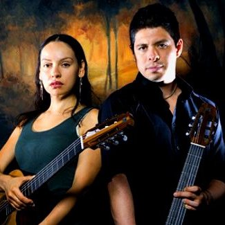 WaveGlobe_FM's tweet photo. Join us from 2pm GMT today for an afternoon of the finest guitar music in the world to celebrate #WorldGuitarDay https://t.co/KFz4D8xq4Q Featuring amazing music from #AnaVidovic🇭🇷 #ElmoreJames🇺🇸 #RodrigoYGabriela🇲🇽 #AliFarkaTouré🇲🇱 and many many more! https://t.co/36owOyROB4