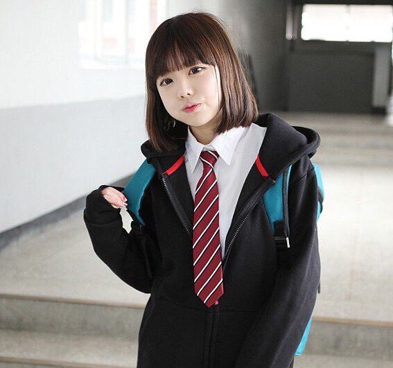 古関れん Twitterissa ヨンギちゃん前二枚はわたしが好きになった頃後二枚は最近の 中学生の時にこんなかわいい人間がいるのかと衝撃を受け ヨンギちゃんになりたかったんだよなあ もう二児の母で今でもずっと可愛くて大好き 自分の青春