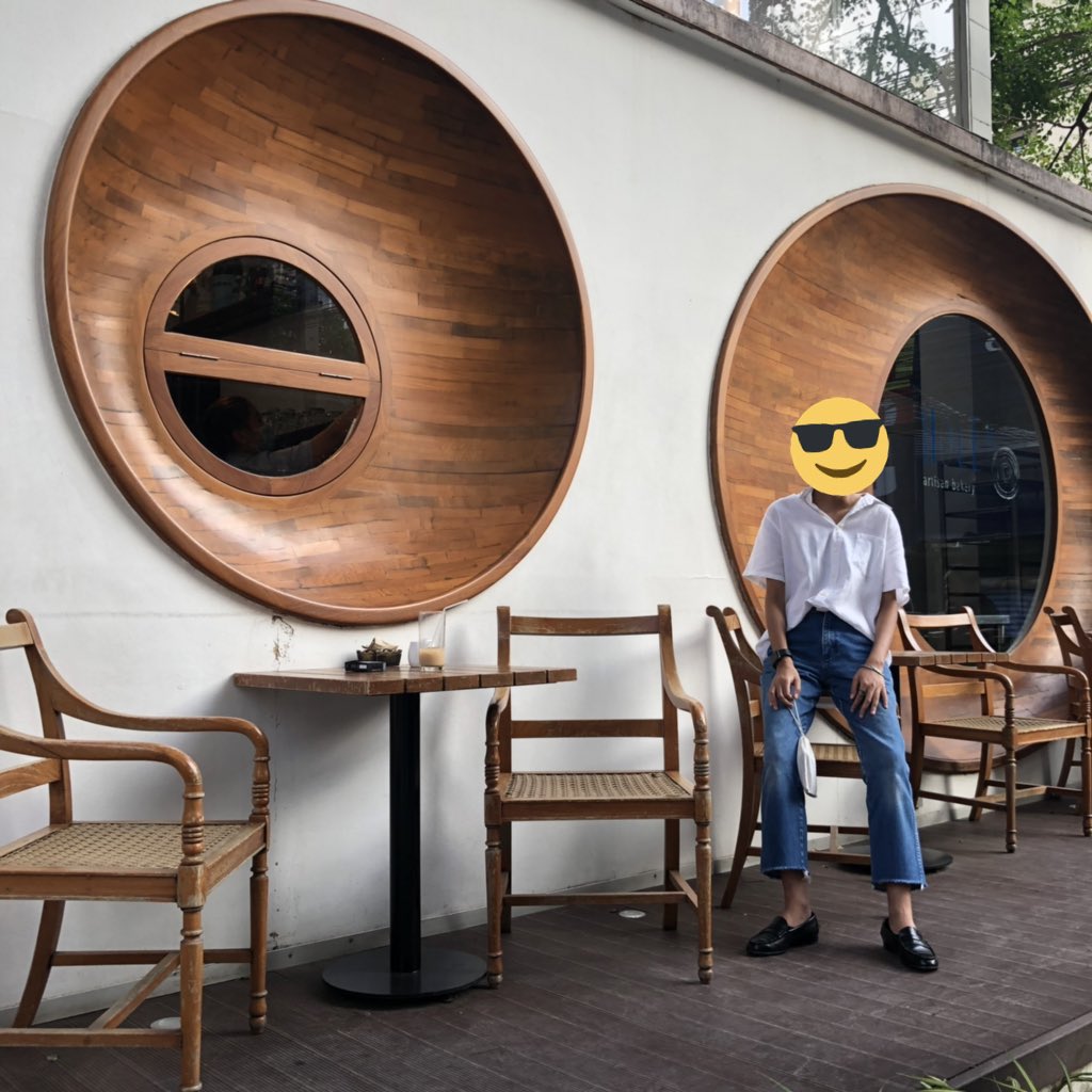 pphh_____'s tweet photo. holey artisan bakery คาเฟ่แถวบีทีเอสพร้อมพงษ์ ร้านดีมากสำหรับเรา คนไม่เยอะเลย ขนาดไปวันเสาร์ เครื่องดื่มประมาณ 120฿ มี 2 ชั้น ชั้นบนส่วนมากเป็นคนนั่งทำงานค่า #อร่อยบอกต่อ #อร่อยไปแดก @aroii https://t.co/FHLYcQbQDa