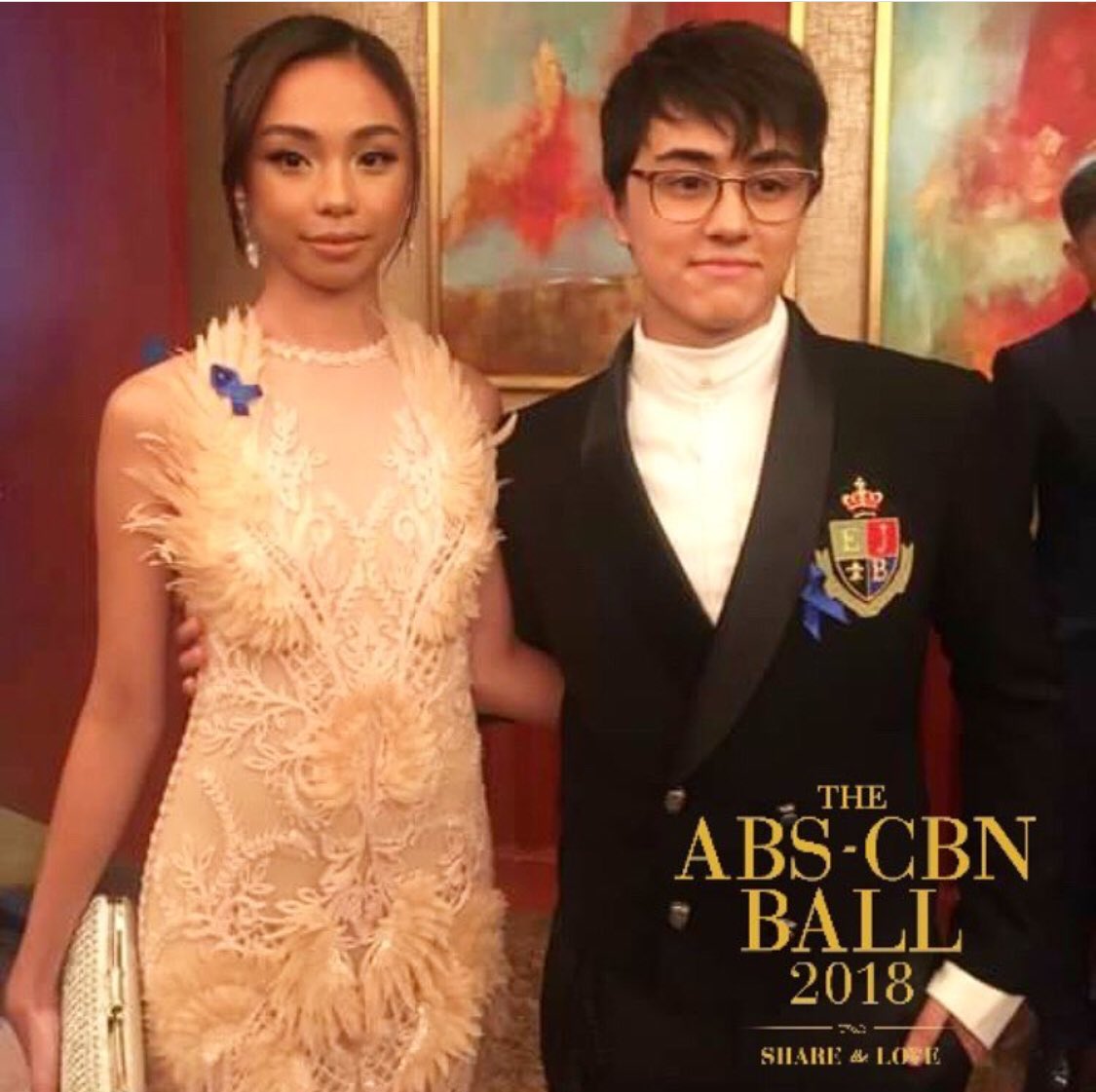EntrataLorna's tweet photo. Sobrang naiyak ako narating ninyong dalawa mga anak ko... lalo na sa syo nak @maymayentrata07 sabi mo sakin noon sobrang blessing na an manalo sa PBB pero eto palng pla an cmula pra marating mo eto naiyak ako nak habang pinapanood kita..
#MAYWARDFaBALLousNight https://t.co/YVqaUVOm8s