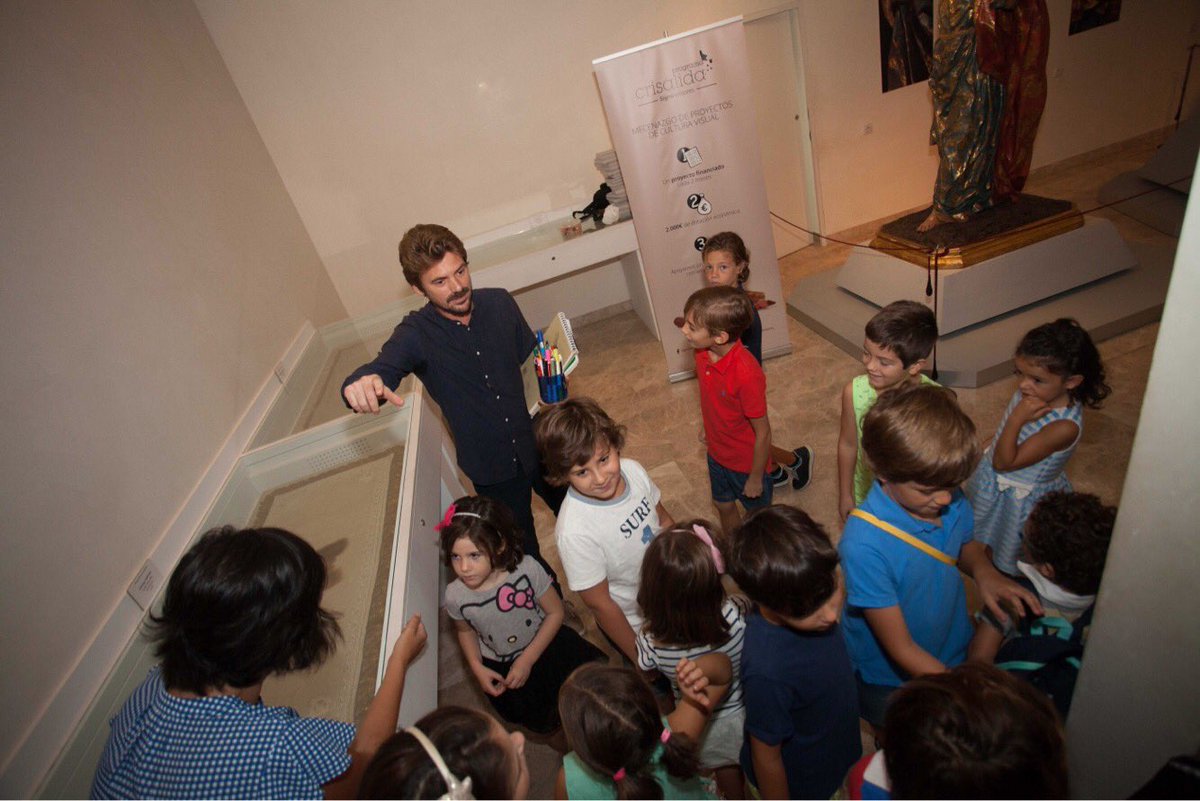 Signoeditores's tweet photo. Taller El arte de los niños de @RafaelFusterB #programacrisalida en el @MuseoSalzillo con la presencia del concejal Jesús Pacheco. @AytoMurcia @PopularesMurcia https://t.co/8aX2QbVUeu