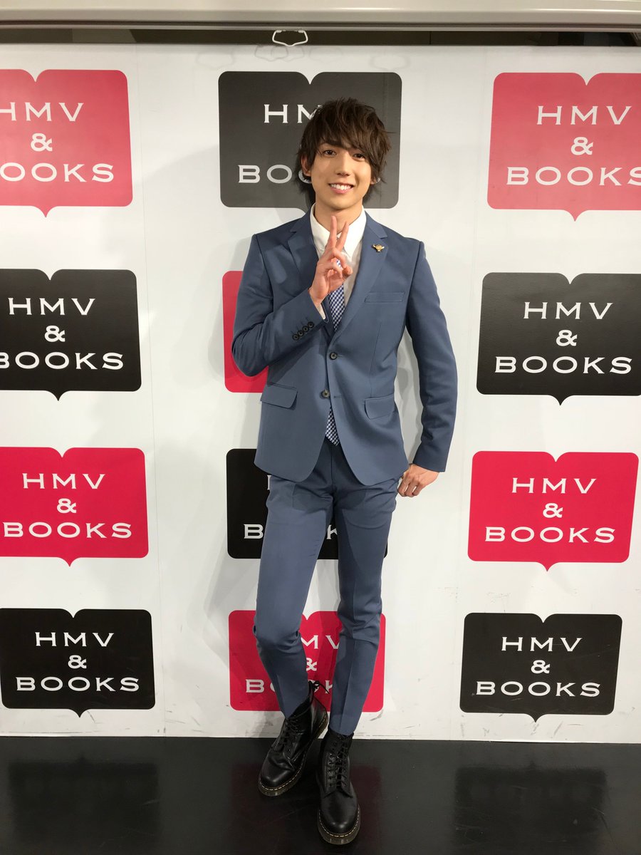 HmvBooksShibuya's tweet photo. 【#有澤樟太郎】本日は、有澤樟太郎さんの『有澤樟太郎 in Australia ～エアーズロック～』DVD発売記念イベントにお越し頂きありがとうございました！有澤さんより当店のコットンバッグにサインを入れて頂きました！抽選で１名様にフォロー＆RTでプレゼント！締切10/15店舗受取り限定、当選はDMにて♪ https://t.co/EYXQklpee1