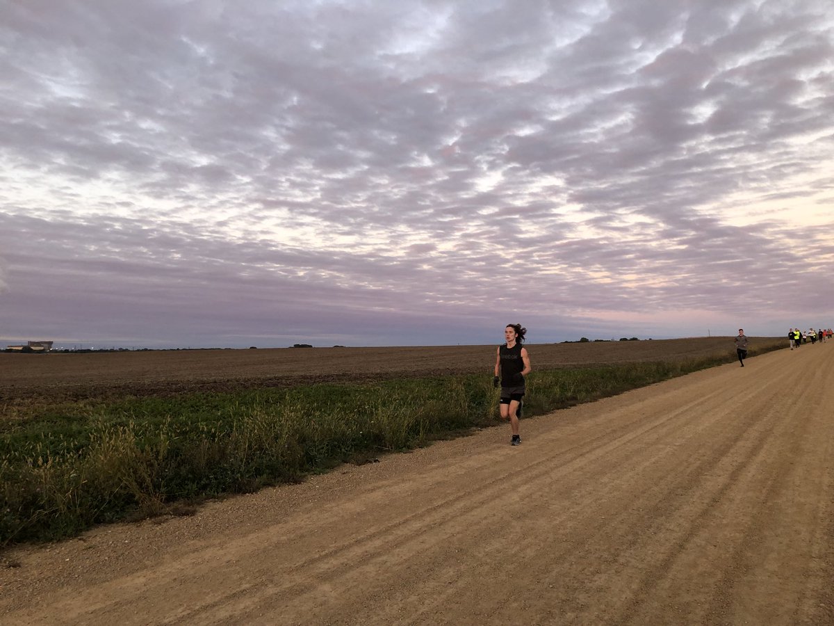 ByronTigerXC's tweet photo. It’s The Sunrise Run #BestPracticeOfTheYear https://t.co/irx4DrQPpQ