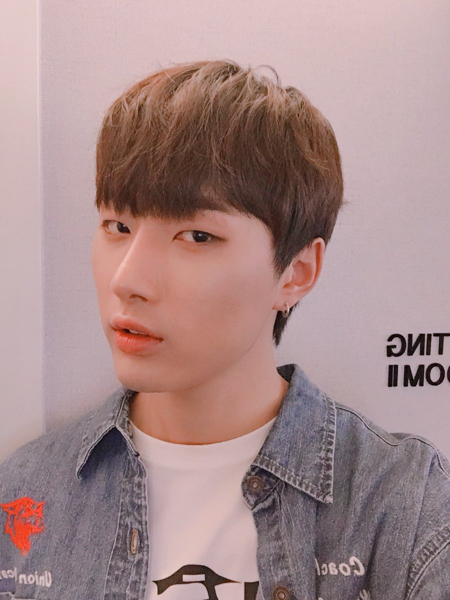 CKKYJtrans's tweet photo. [TRANS] 180922 [#SPECTRUM] SPECTRUM TIME TRAVEL SERIES #133

A day in September, 
Before leaving for schedule 
‘Master of putting salt’ Teacher (Chef) Kim Jaehan👨‍🍳

https://t.co/67FA3O4Tq0

#스펙트럼 #Time_Travel_Series #재한 #Jaehan https://t.co/Rjib6ouRyN