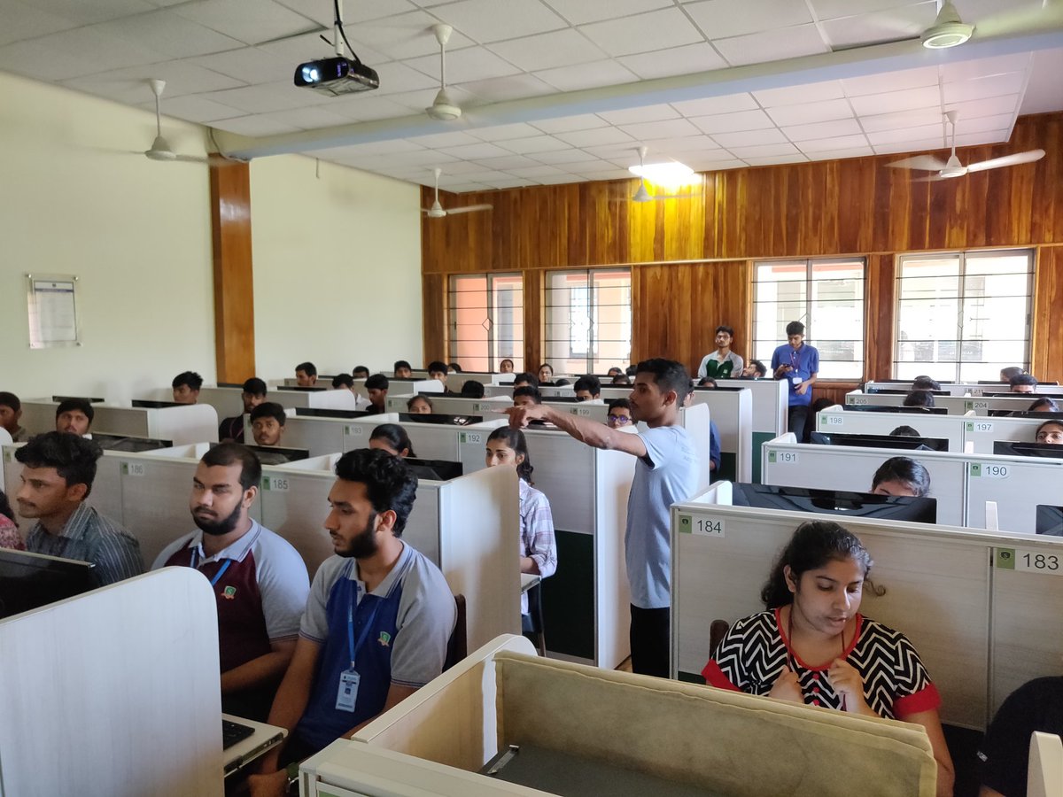 hackmum's tweet photo. Houseful: Successfully completed another #Docker101 @sahyadri_campus . Thanks to @hackersmang for coordinating & @theBuzzyCoder for mentoring the attendees during the workshop. Also congratulations to the lucky participants of our workshop; enjoy your @Docker T shirts https://t.co/2T4sGRpaG0