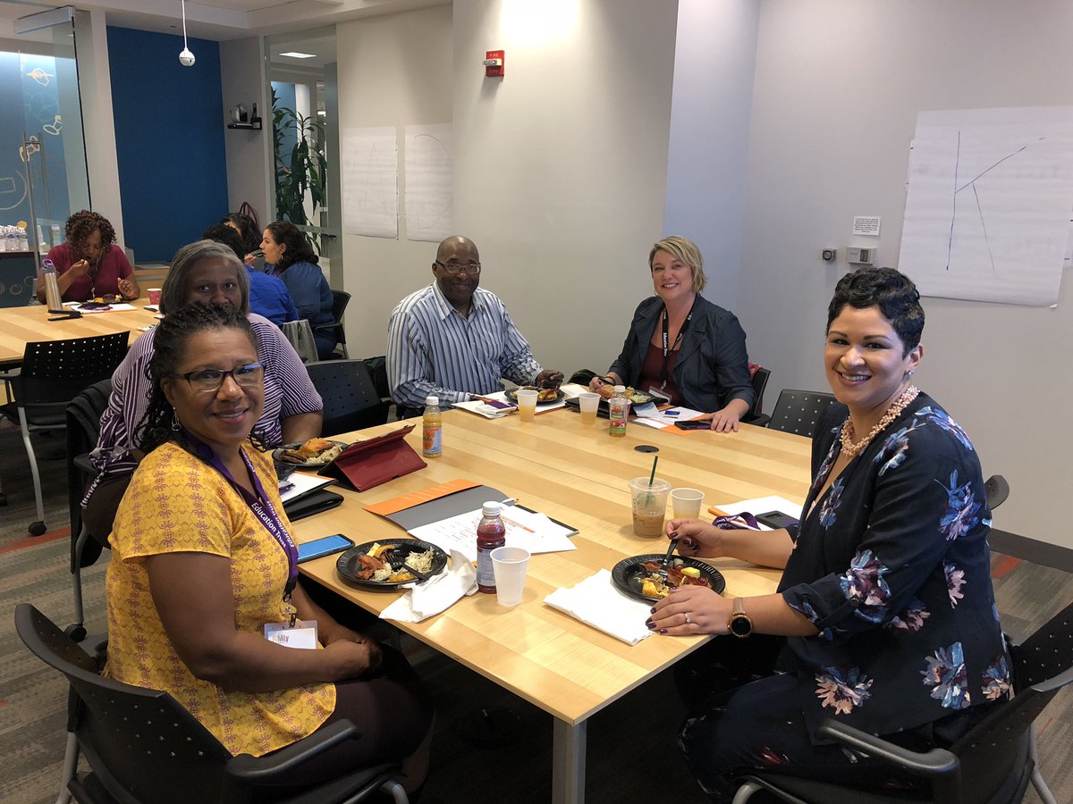 brothersam's tweet photo. New York, Maryland, Kentucky, and North Carolina Parent Fellows at the @EdTrust National Training. "Preparing Parents for a seat at the Table." https://t.co/UKu4fH8DoA