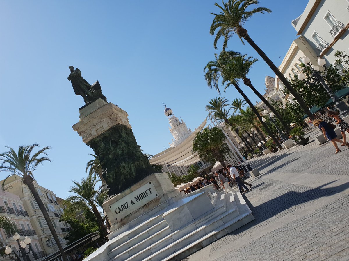 creativando's tweet image. Hoy estamos de nuevo en la Tacita de plata con un #TeamBuilding para fomentar el trabajo en #equipo

Un ipad, una ciudad y un sinfin de posibilidades orientadas a #Empresas 

#Cadiz #MagicCádiz #eventos