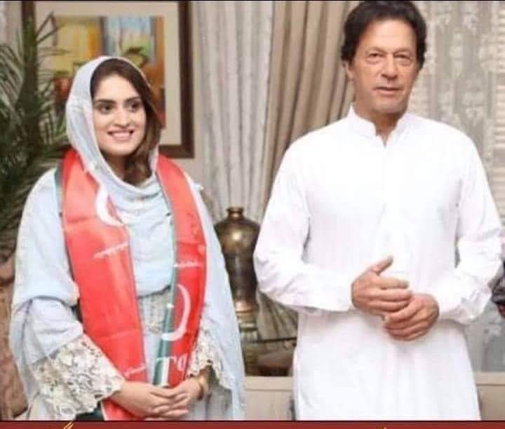 SaqibjavedPMLN's tweet photo. تبدیلی مبارک۔خاور مانیکا کی بیٹی "مہروحیات" 
"Adviser to PM on women empowerment"
 مقرر ۔ ماہوار مشاہرہ Rs.750,000 https://t.co/qrHjLN1J3Y