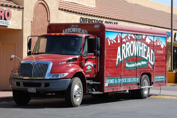 Chiseled_Scott's tweet photo. 💪 I'm a former Arrowhead Bottled Water Company route delivery salesman in Southern California. It was heavy duty work where I overwhelmed the competition... This position and military service showed me what work is all about. #Arrowhead #ArrowheadSpringWater #SaturdayMorning https://t.co/fHzrksRfz6