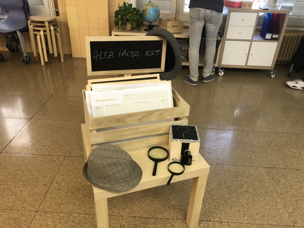 Galobars's tweet photo. Brutal experiència de ganificació a l’escola @OctavioPazBCN organitzada per la @FundacioBofill i amb @franksabate i @Odepaula80 al capdavant! Amb aquesta energia sou capaços d’enganxar a qualsevol! #gamificacio #edudema https://t.co/I17yRwROfE