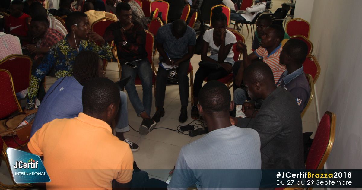 #JCertifbrazza2018

#Instant travail en groupe

Les participants de l'atelier Intelligence artificielle réunis autour de plusieurs sujets:

-Transports 

-urbanismes 

-sécurité alimentaire

- Et autres