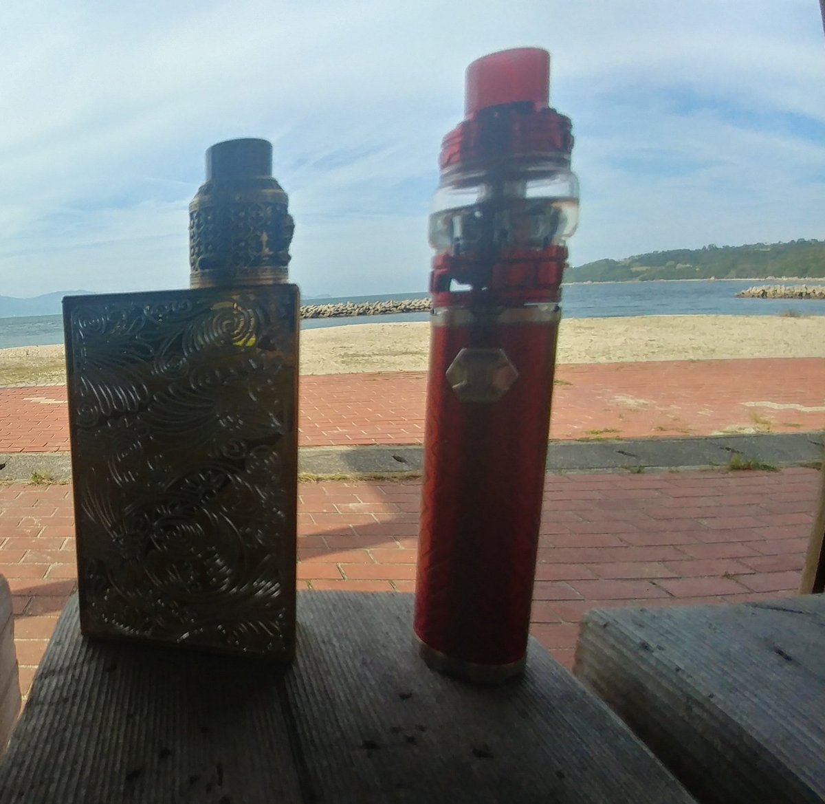 VAPE_Sinonome's tweet photo. フォロワーさん増えてきたので改めて自己紹介！！
VAPE歴何気に3年ビルドは気まぐれでやります✌(´>ω<｀)✌永遠のテクニカル使いですたまに電子シーシャも吸ってます(((o(*ﾟωﾟ*)o)))

#vape
#vape初心者 
#vape好きな人と繋がりたい https://t.co/FR5aT1r1la