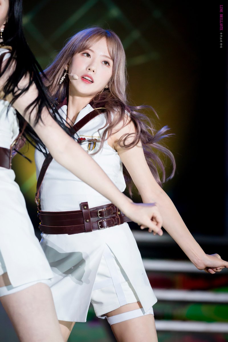 LUNE_BRILLANTE's tweet photo. 180901 INK 콘서트
#우주소녀 #WJSN #COSMICGIRLS #宇宙少女 #루다 #LUDA
(@WJSN_Cosmic ) https://t.co/uNskRz0WVQ